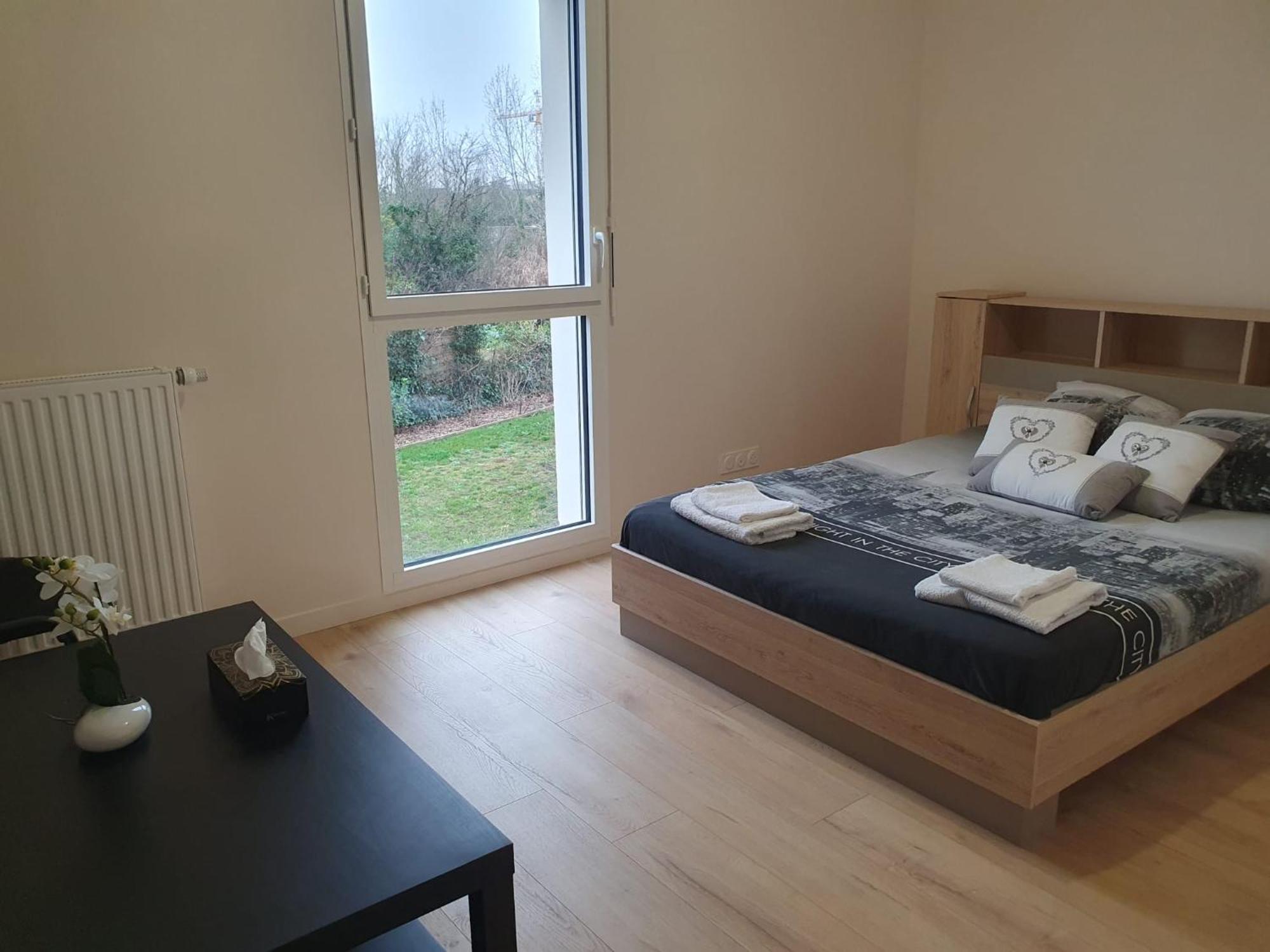 Appartement A Floirac Avec 2 Chambres, Un Parking Prive, Une Terrasse, A 5 Minutes En Voiture De L'Arkea Arena De Bordeaux Exterior foto
